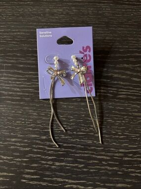 Claire's Silver Bow and Pearl Dangle Earrings
